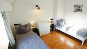 Schlafzimmer (2)